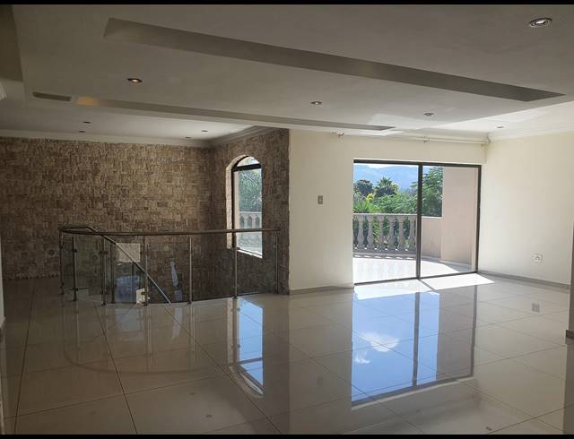 4 BEDROOM FREESTANDING FOR SALE IN BIRDWOOD ESTATE